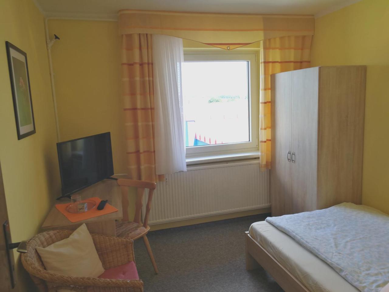 Prima Hotel Am Eisenberg Шмидефелд ам Ренщайг Екстериор снимка